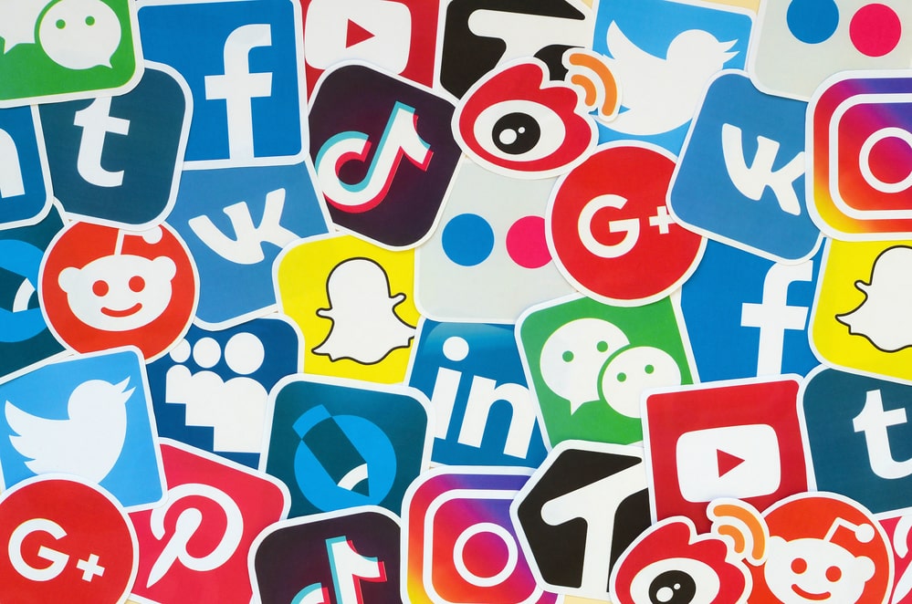 Collage of social media logos such as tiktok, linkedin, youtube and other online businesses