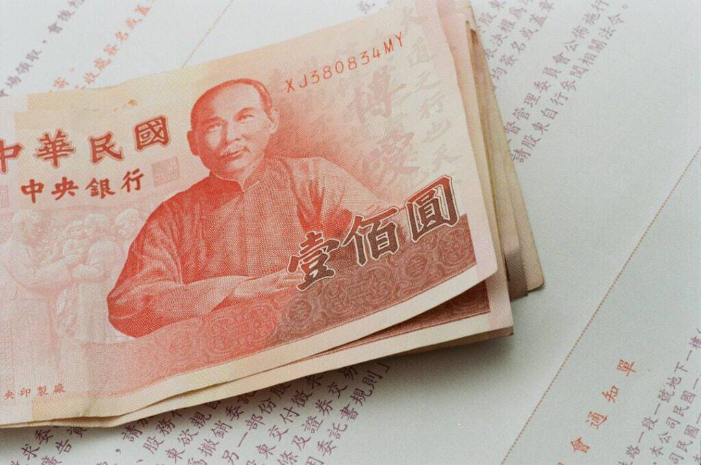 Close-up of Taiwanese 100 dollar banknote featuring Sun Yat-sen.
